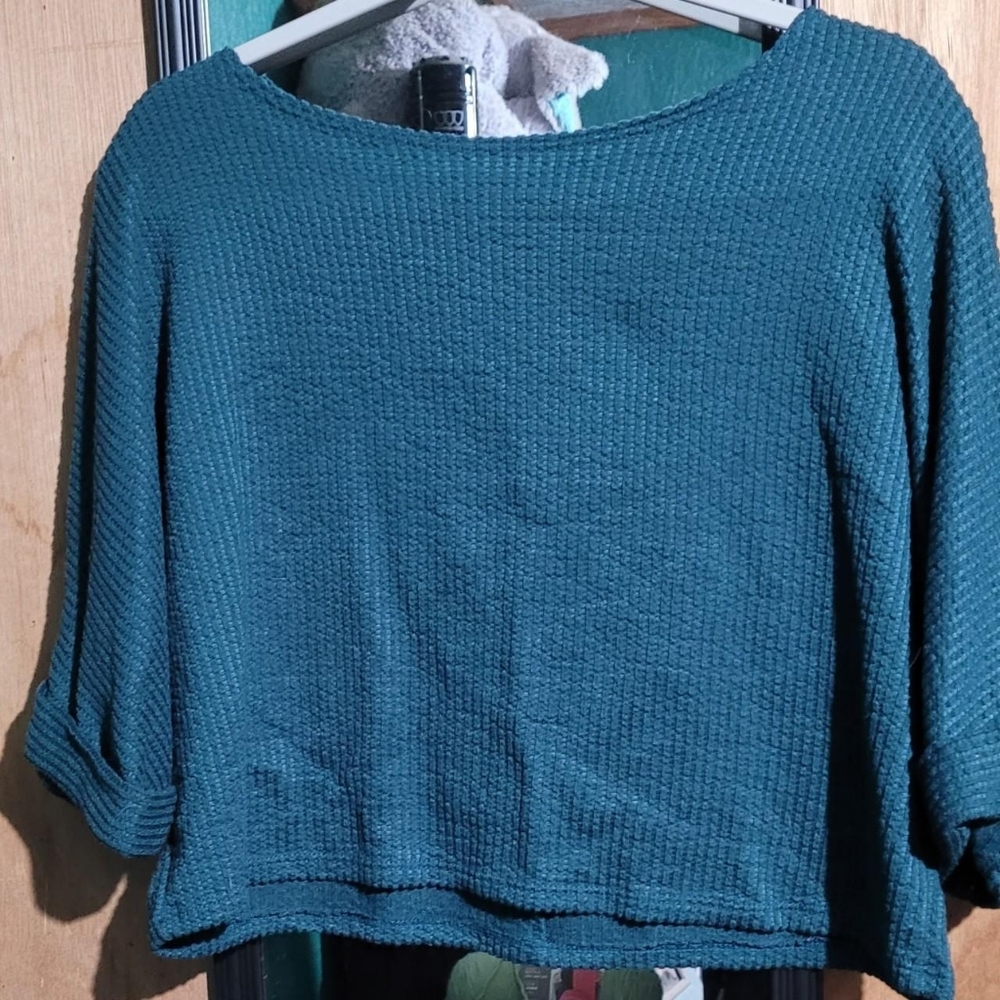 Green crop top